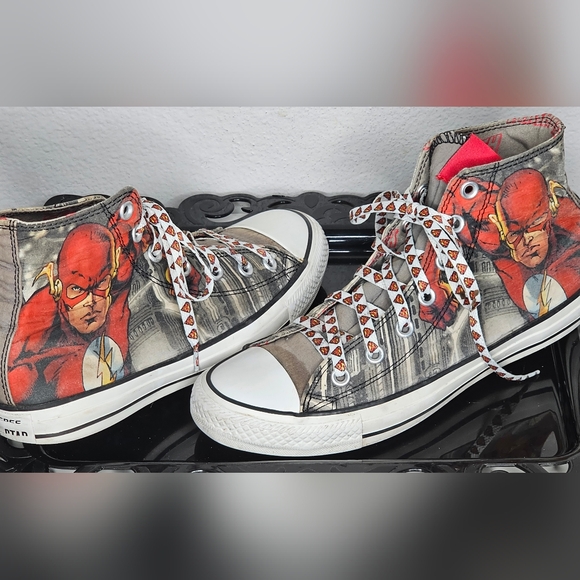 Converse All Star Red DC Comics The Flash 150863C High Tops Men's 6 Women's 8 - Picture 2 of 6